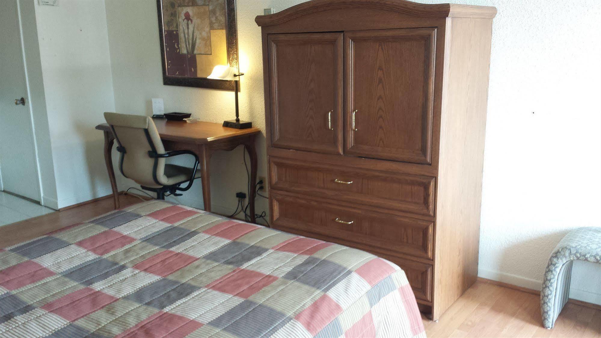 Motel Iberville Saint-Jean-sur-Richelieu Buitenkant foto