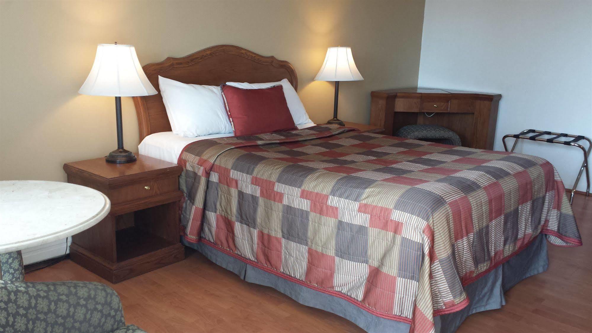 Motel Iberville Saint-Jean-sur-Richelieu Buitenkant foto