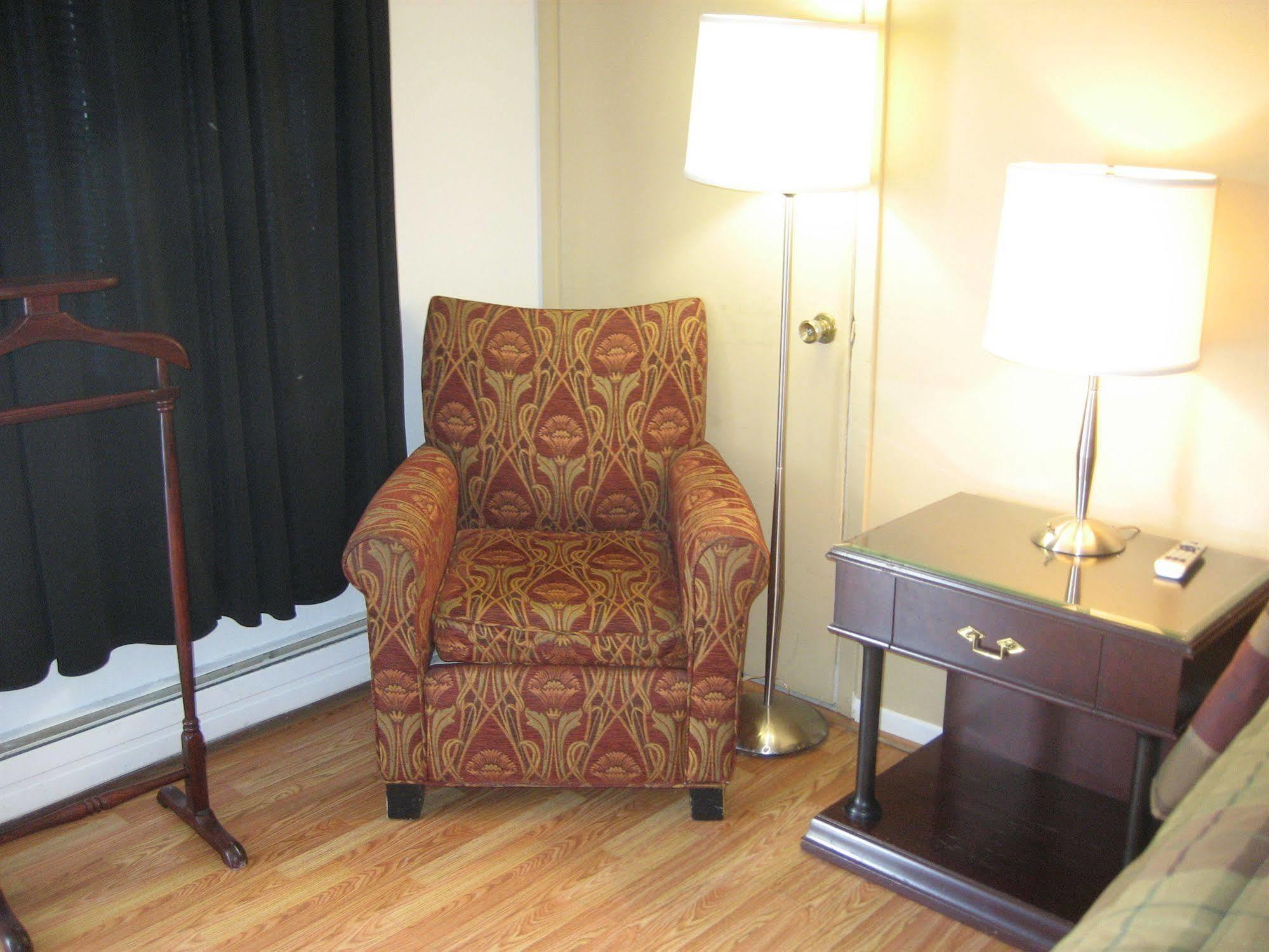 Motel Iberville Saint-Jean-sur-Richelieu Buitenkant foto