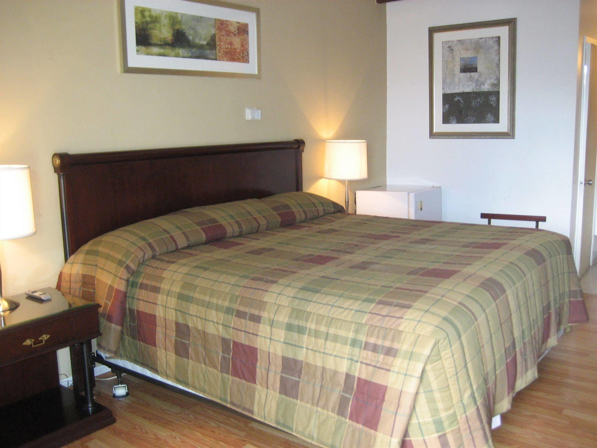 Motel Iberville Saint-Jean-sur-Richelieu Buitenkant foto